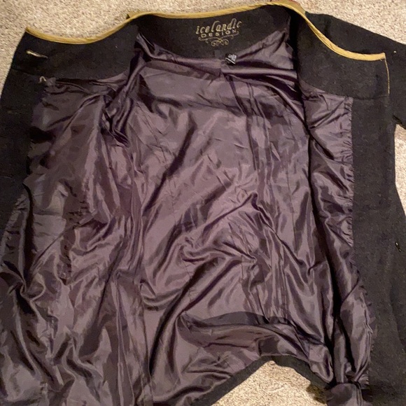 Icelandic Design Sweater - Picture 6 of 6